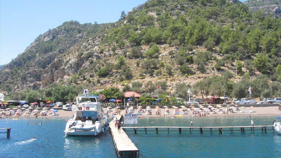 Çiftlik beach - high season