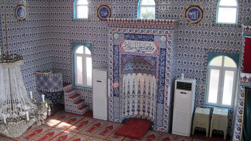 Turunç mosque - simple but beautiful interior Turunç mosque - simple but beautiful interior