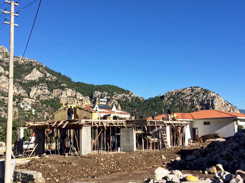 New apartments behind Turunç BBQ restaurant ...