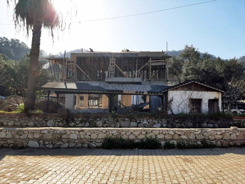 ... and on the former Gökçe Hotel site